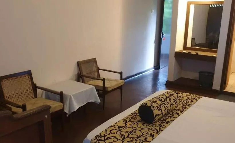 ペンション Ashok Hotel Anuradhapura