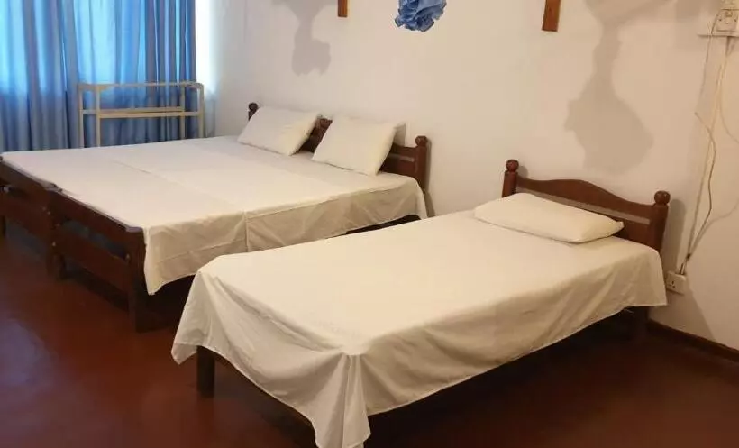 ペンション Ashok Hotel Anuradhapura