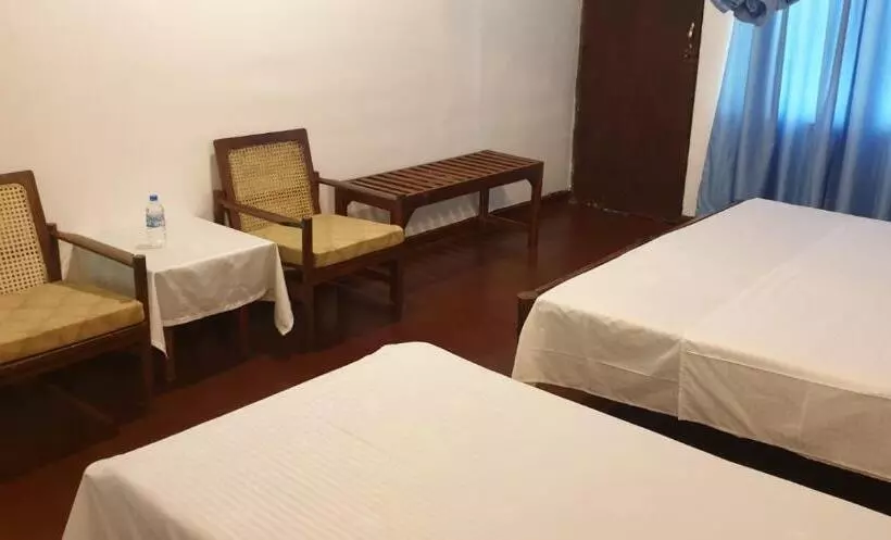 ペンション Ashok Hotel Anuradhapura