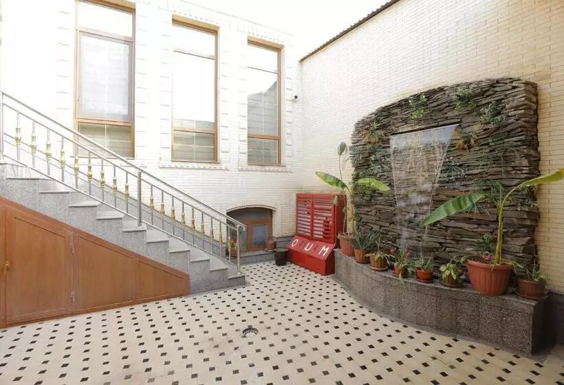 پانسیون Guest House Gumbaz Sts