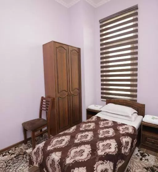 پانسیون Guest House Gumbaz Sts