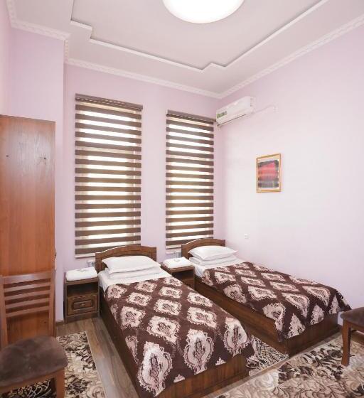 بنسيون Guest House Gumbaz Sts