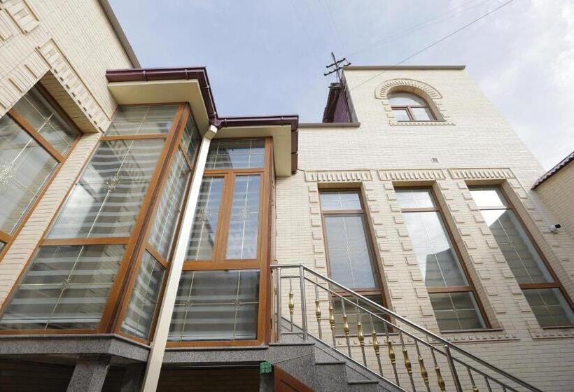 بنسيون Guest House Gumbaz Sts