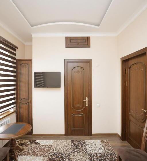 بنسيون Guest House Gumbaz Sts