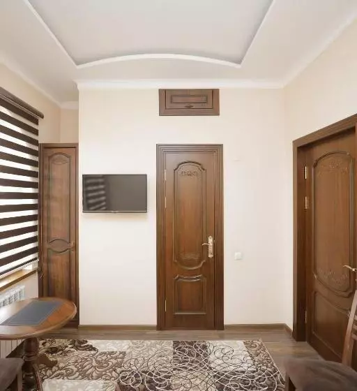 پانسیون Guest House Gumbaz Sts