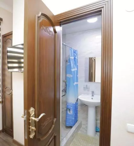 پانسیون Guest House Gumbaz Sts