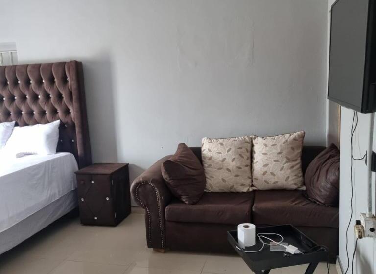 بنسيون Mmi Guest House Marble Hall