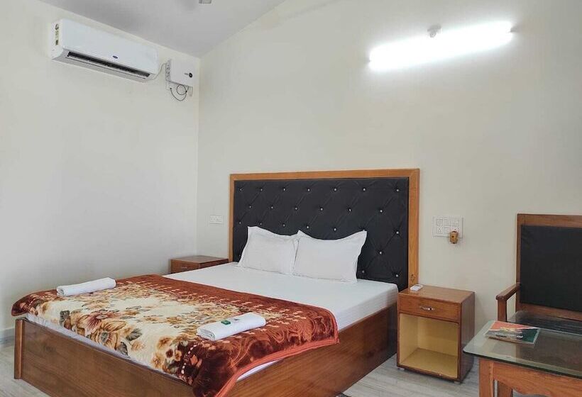 Resort Tarangamala On Beach