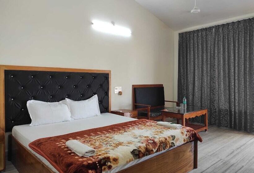 Resort Tarangamala On Beach