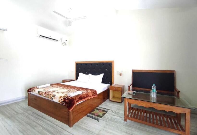 Resort Tarangamala On Beach