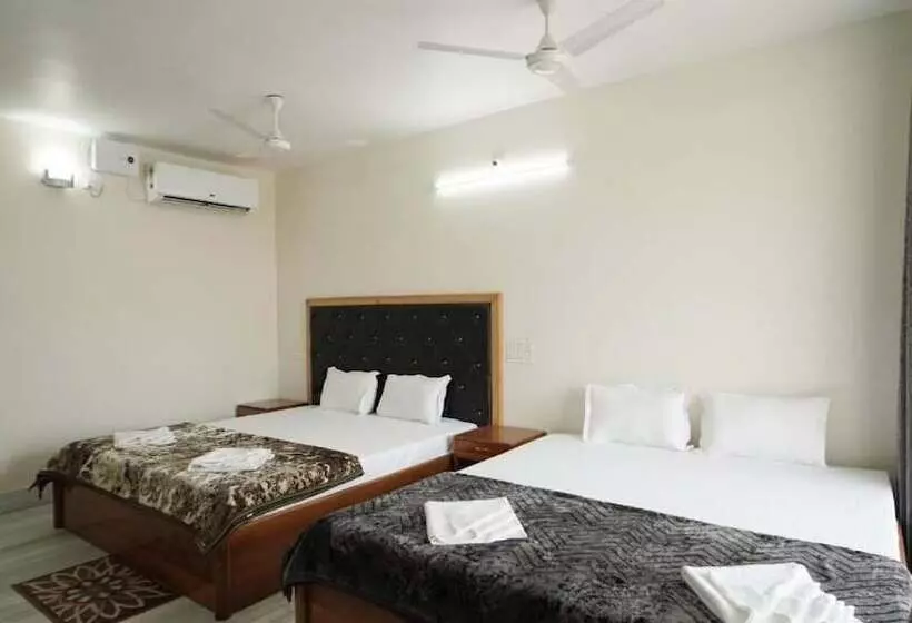 リゾートホテル Tarangamala On Beach