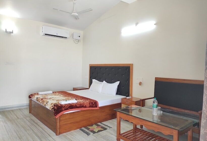 Resort Tarangamala On Beach