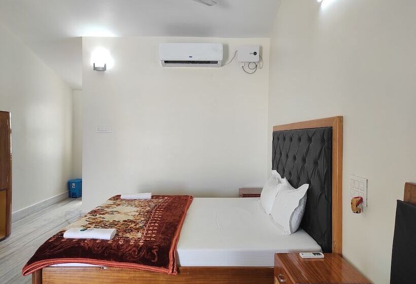 Resort Tarangamala On Beach