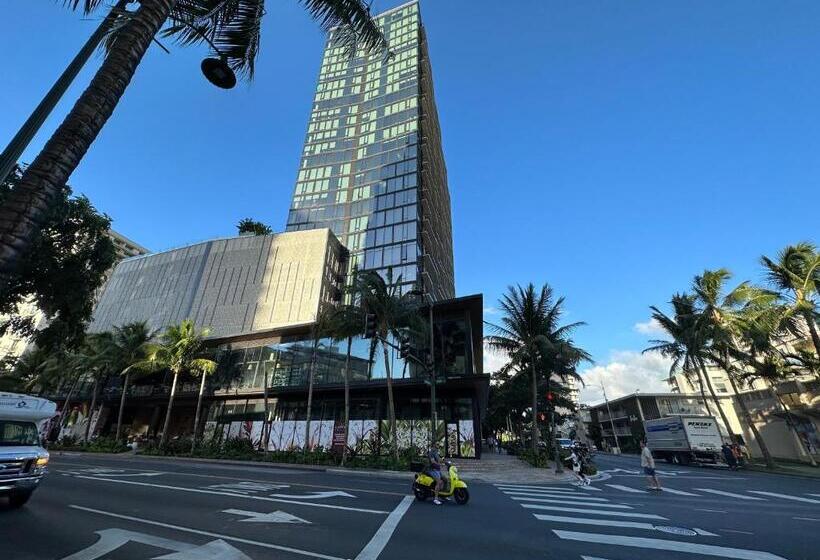 Condohotel 2 Blocks From Waikiki Beach