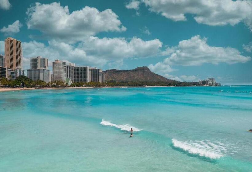 Condohotel 2 Blocks From Waikiki Beach