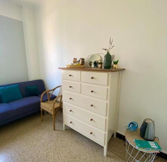 ベッドアンドブレックファースト Les Alyscamps