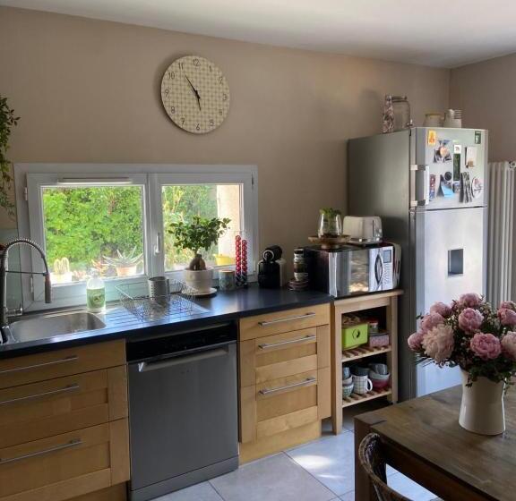 ベッドアンドブレックファースト Les Alyscamps