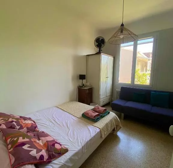 Aamiaismajoitus (B&B) Les Alyscamps