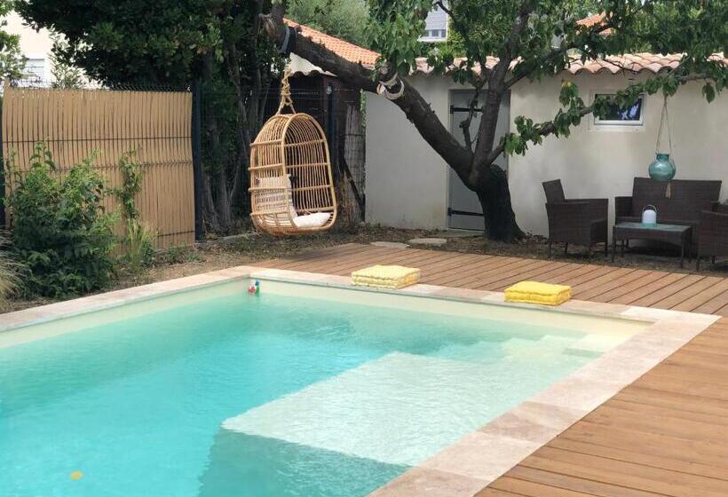 ベッドアンドブレックファースト Les Alyscamps