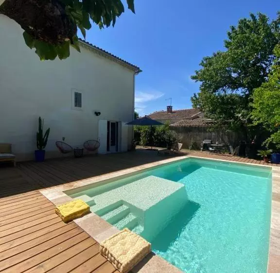 Aamiaismajoitus (B&B) Les Alyscamps