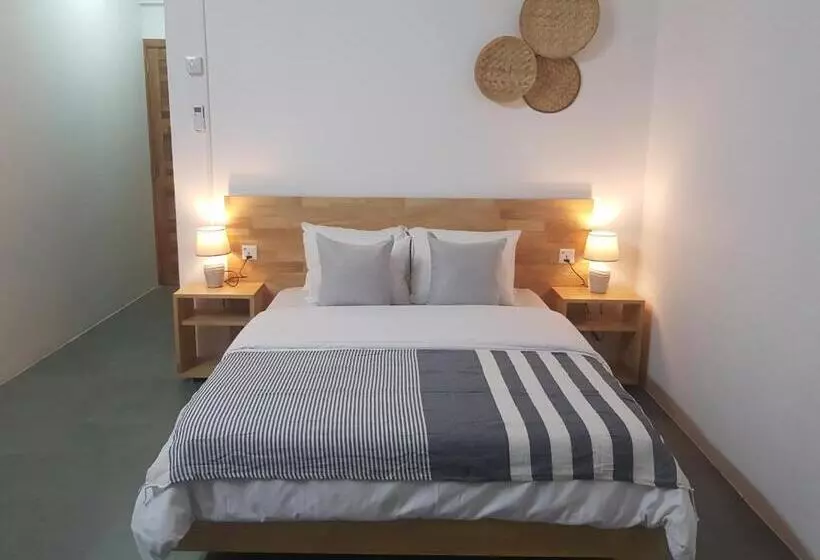 تختخواب و صبحانه Villas Rocher   Junior Suite 3b