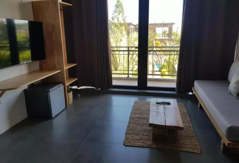 تختخواب و صبحانه Villas Rocher   Junior Suite 3b