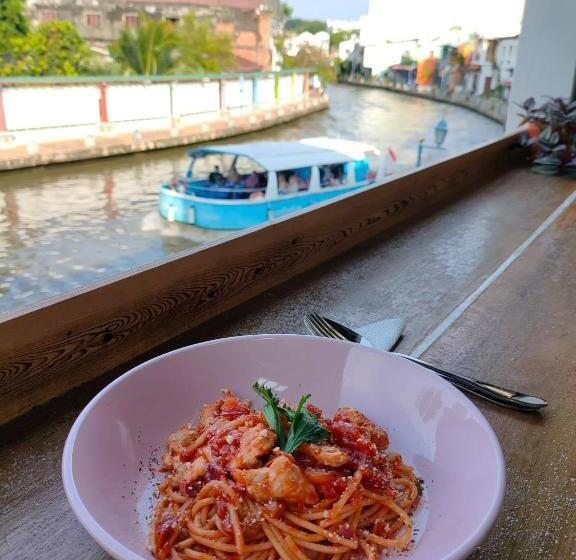 Hotel-cápsula V Space Capsule Cafe Melaka