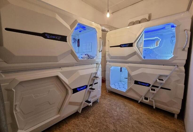 Hotel-cápsula V Space Capsule Cafe Melaka