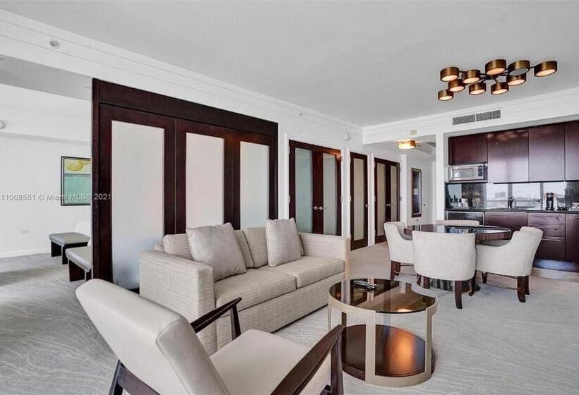 호텔 Fontainebleau Miami Beach