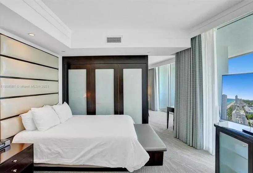 هتل Fontainebleau Miami Beach