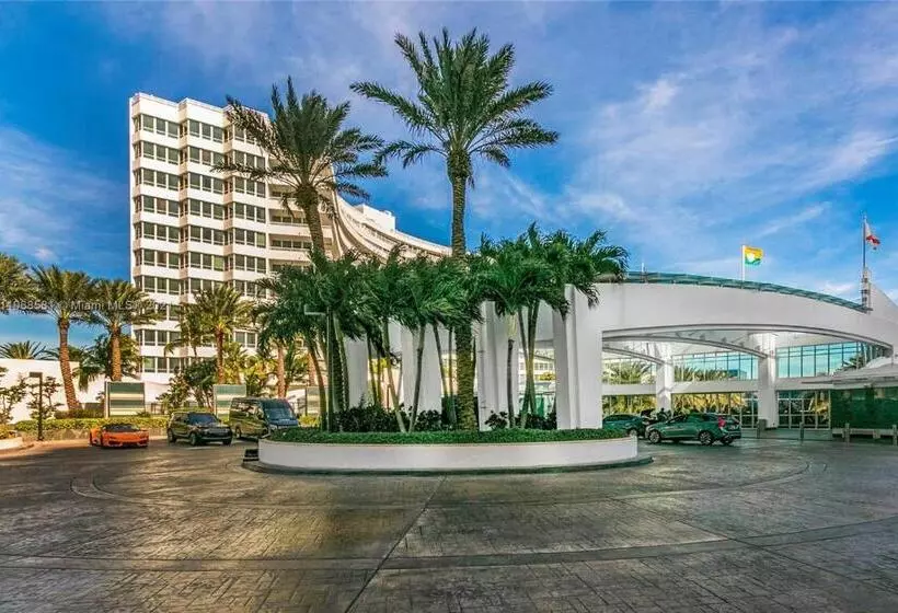 هتل Fontainebleau Miami Beach