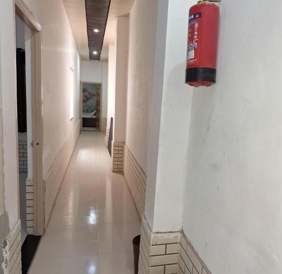 Отель Shree Ram Krishna Dham