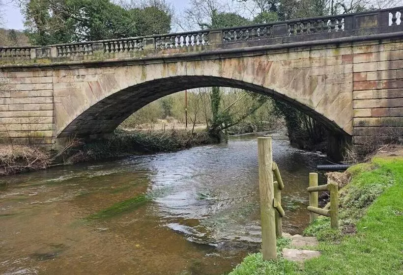 Hotelli The Bridge House Restaurant And