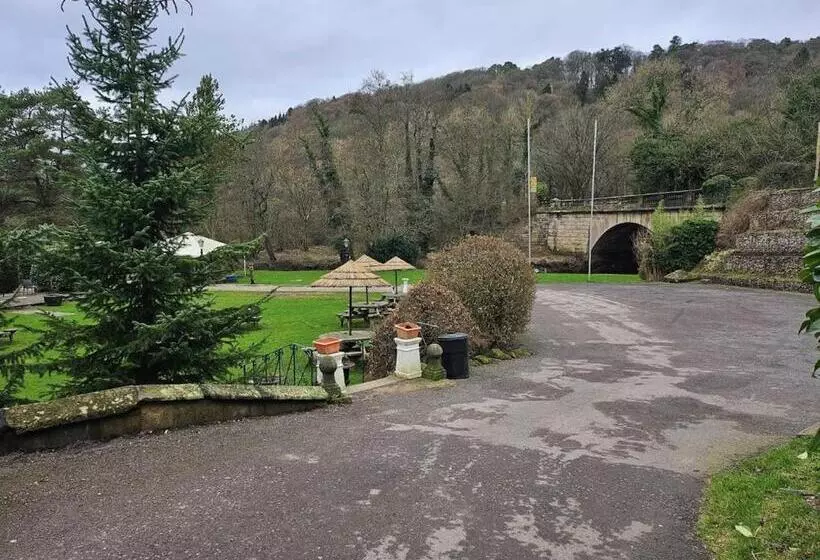 Hotelli The Bridge House Restaurant And