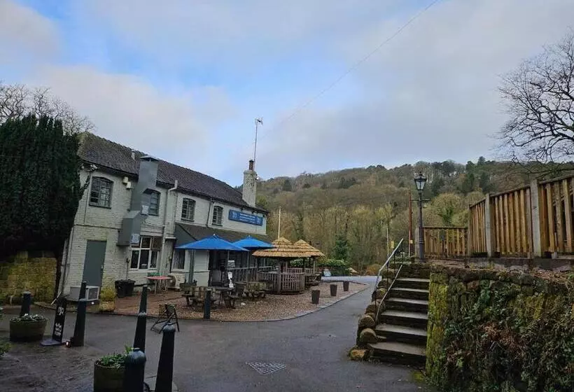 Hotelli The Bridge House Restaurant And