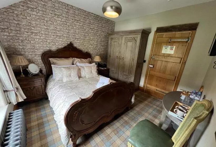 Hotelli The Bridge House Restaurant And