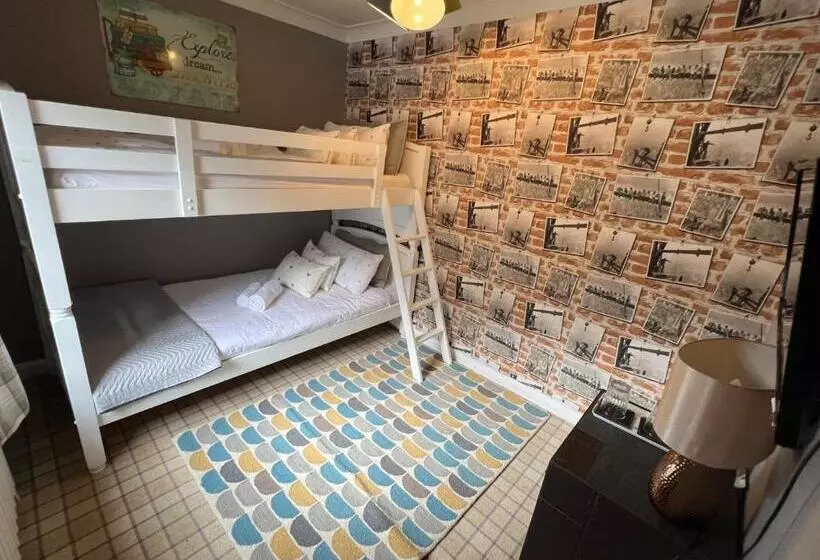 Hotelli The Bridge House Restaurant And