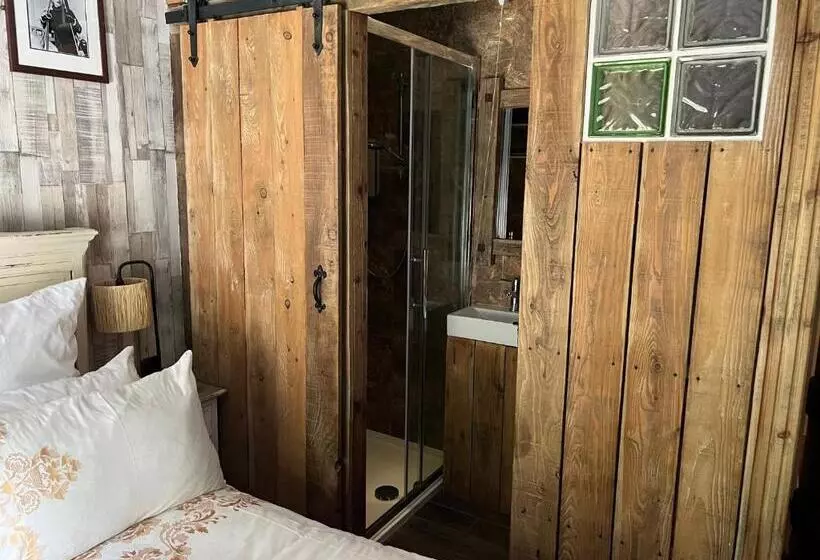 Hotelli The Bridge House Restaurant And