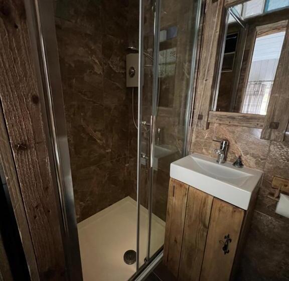 ホテル The Bridge House Restaurant And