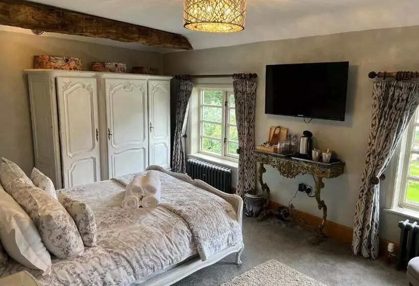 Hotelli The Bridge House Restaurant And