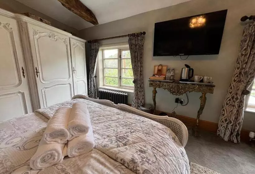 Hotelli The Bridge House Restaurant And