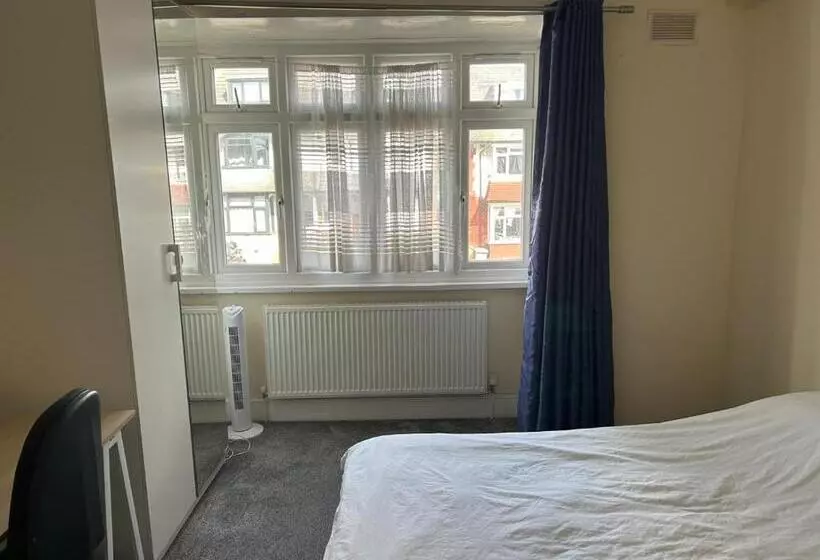 پانسیون 29 Ansell Road Sw17