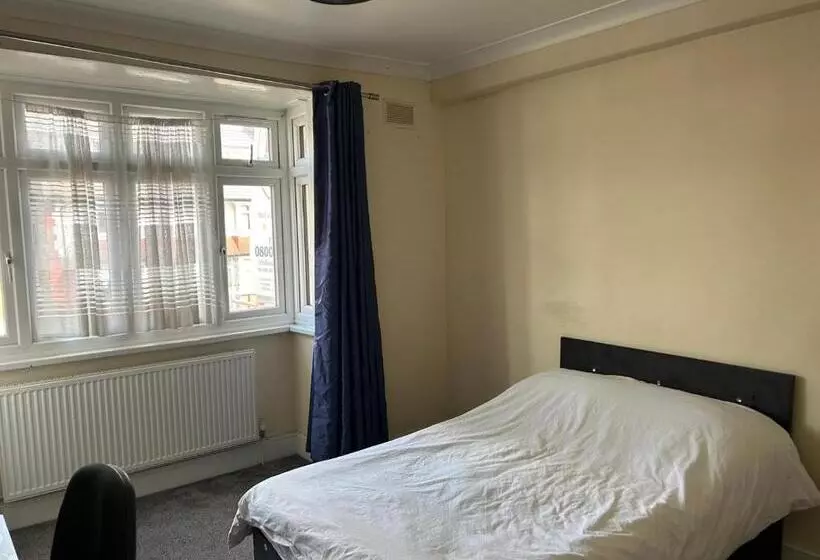 پانسیون 29 Ansell Road Sw17