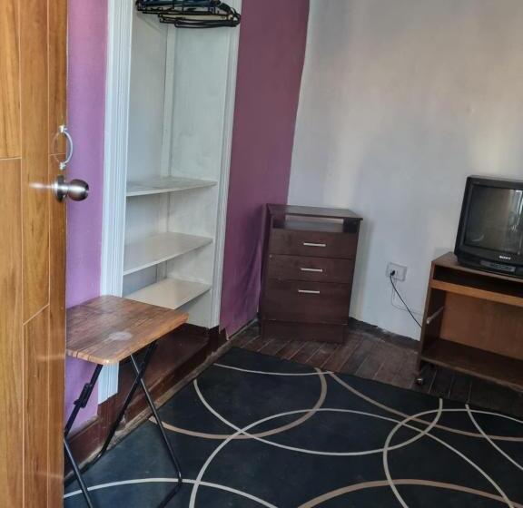 پانسیون Casa Mamary