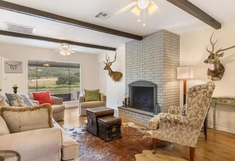 Majatalo Indian Springs Lakehouse