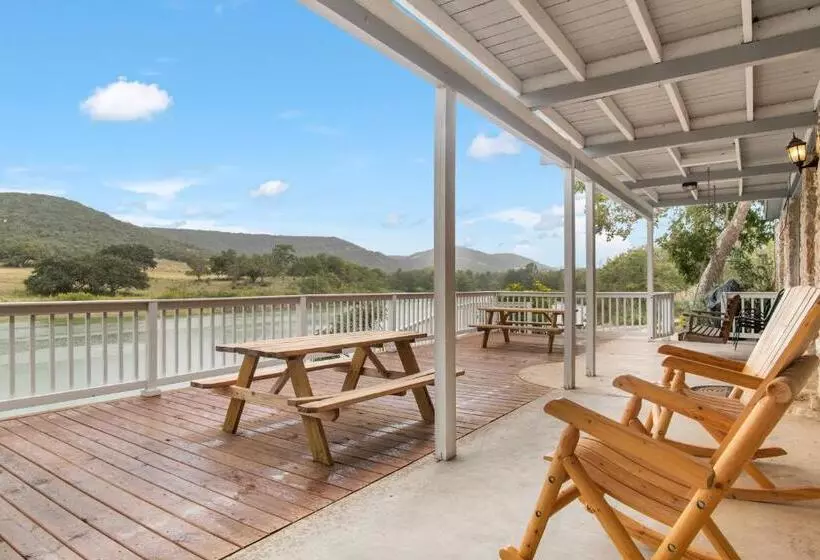 Majatalo Indian Springs Lakehouse