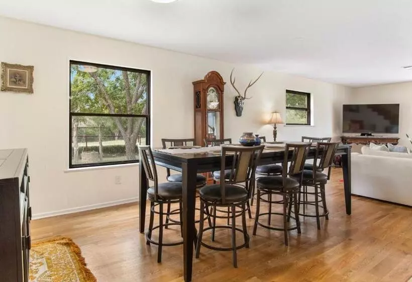 Majatalo Indian Springs Lakehouse