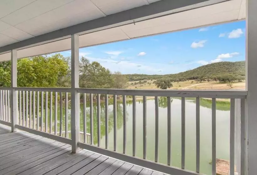 Majatalo Indian Springs Lakehouse