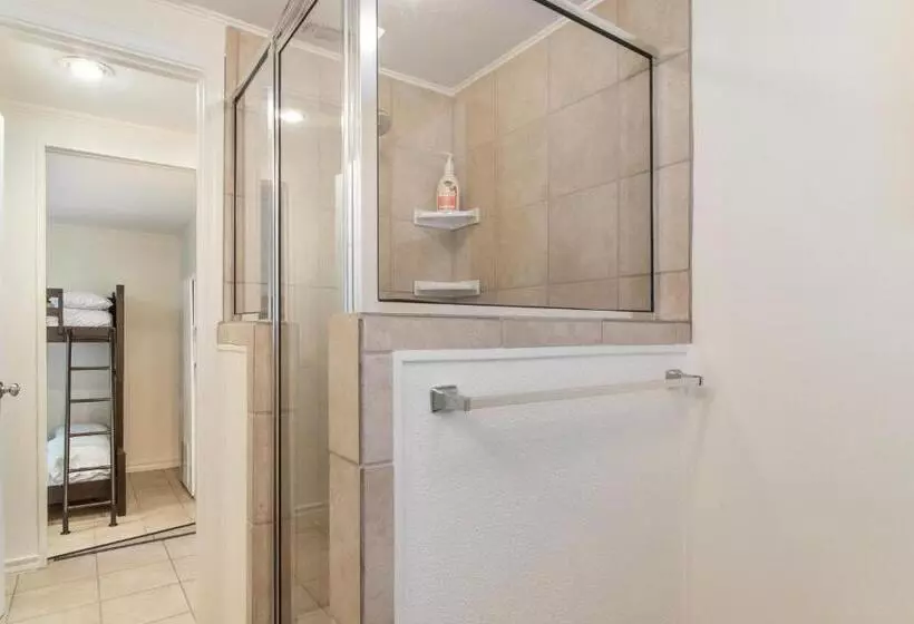 Majatalo Indian Springs Lakehouse