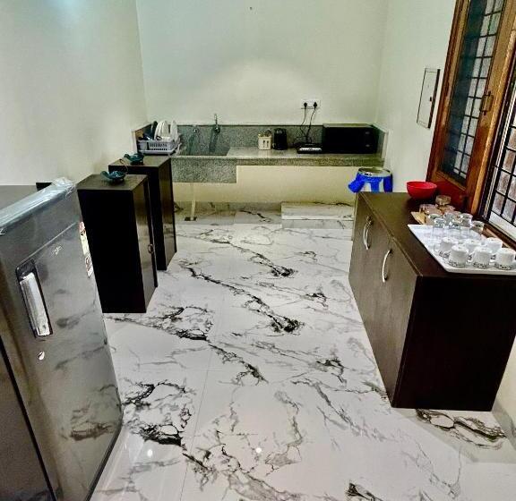 پانسیون Wonderstays